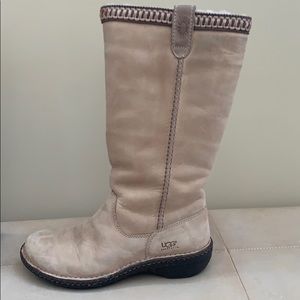 Ugg women’s tan boots